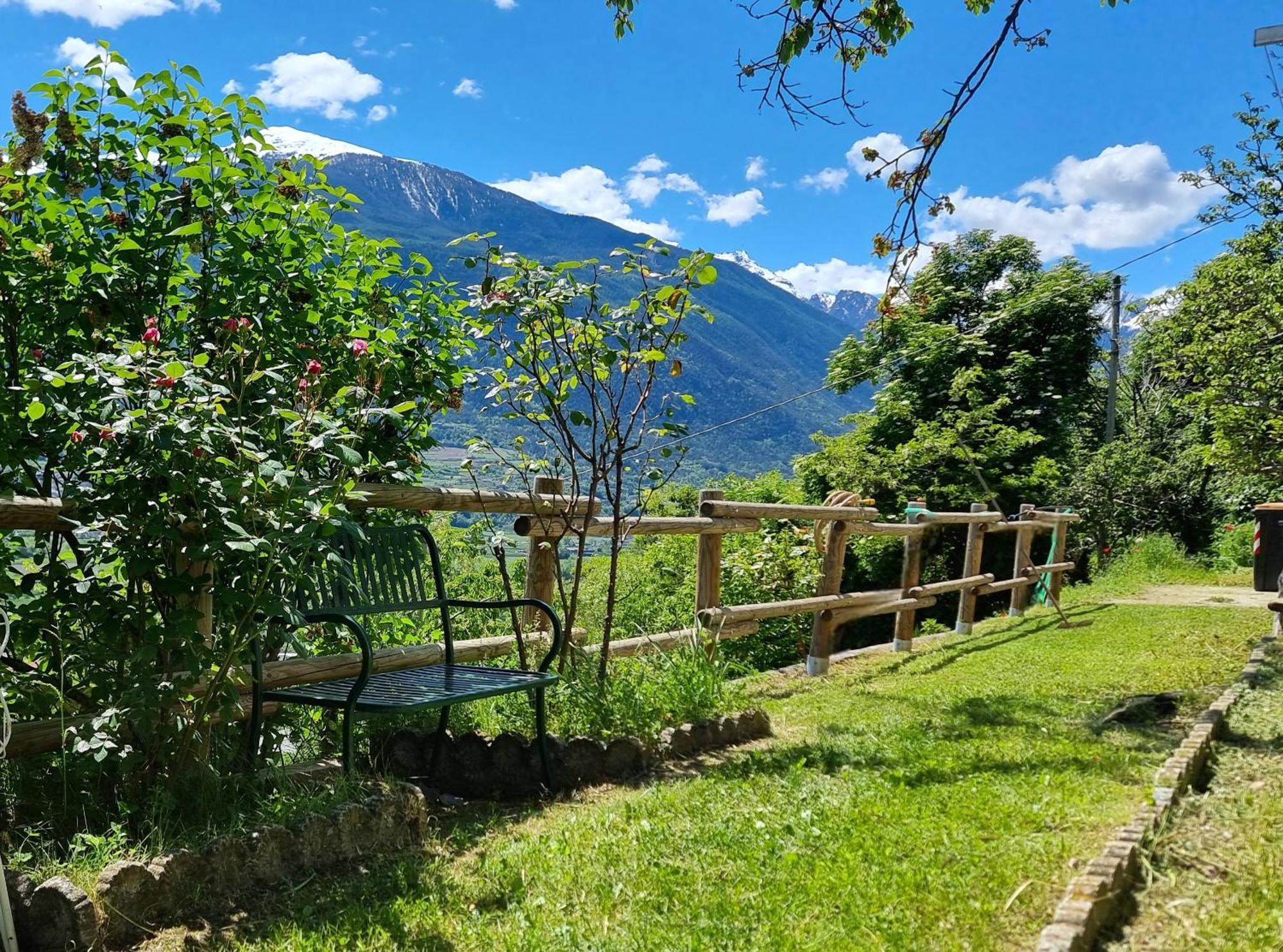 Casa Le Vignole - Aosta Villa Exteriör bild