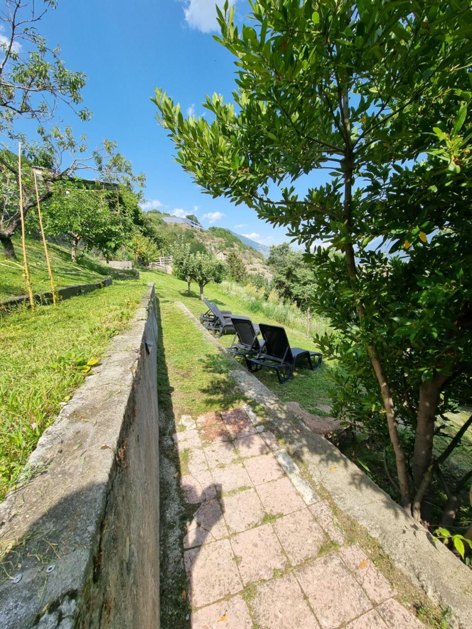 Casa Le Vignole - Aosta Villa Exteriör bild